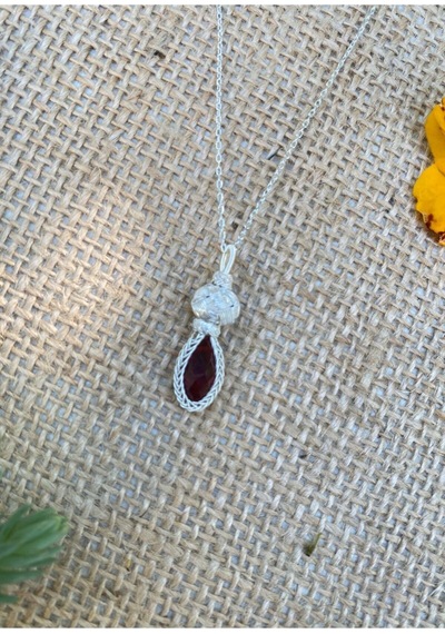 Bordo Taşlı Gümüş Kazaziye Kolye