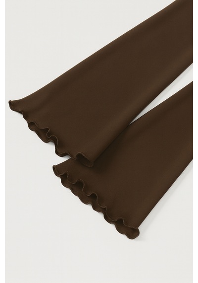 Wild Flower Acı Kahve Yuvarlak Yaka Drape Detaylı İspanyol Kol Tesettür Uyumlu Üst Bluz Acı Kahve Wild Flower Acı Kahve Yuvarlak Yaka Drape Detaylı İspanyol Kol Tesettür Uyumlu Üst Bluz Acı Kahve