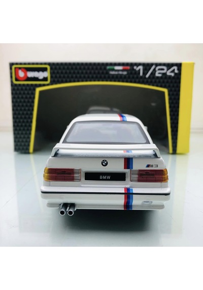 Yeni - New 1988 Bmw M3 E30 White 1:24 Ölçek Burago Marka
