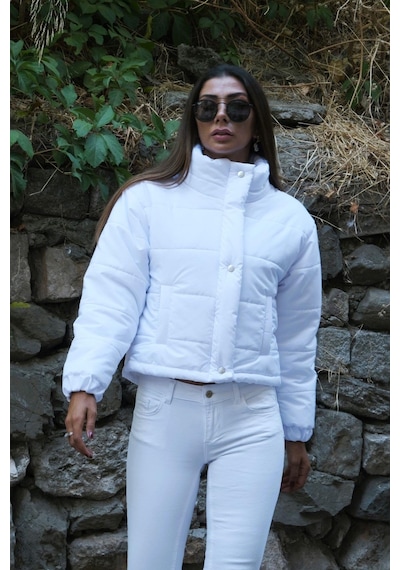 Keyifli Moda Kadın Beyaz Dik Yaka Çıtçıtlı Fermuarlı Kısa Şişme Mont - 40 Beyaz