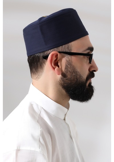 Lacivert Kapitone Elif Vav Nakışlı Kalıp Namaz Takkesi Lacivert