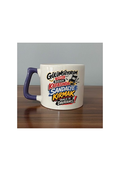 Gülümsüyorum Çünkü İnsanların Kafasında Mor Kulplu Prime Mizahi Hediyesi Bardak Kupa Fincan Mug Mor Kulp