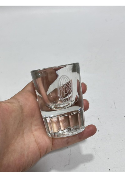 Desenli Kristal Cam Likör Bardağı Defolu