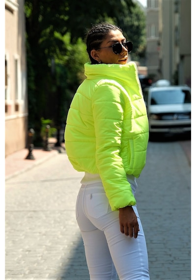 Keyifli Moda Kadın Neon Yeşil Dik Yaka Su Geçirmez Kısa Şişme Mont