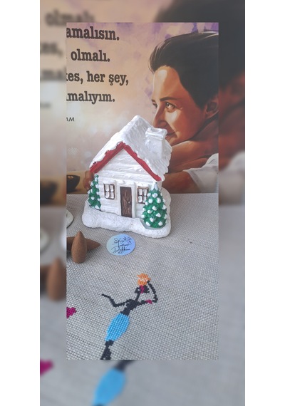 Karlı Dağ Evi Tasarım El Yapımı Dekoratif Mumluk Ve Tütsülük Yılbaşı Konsept Obje