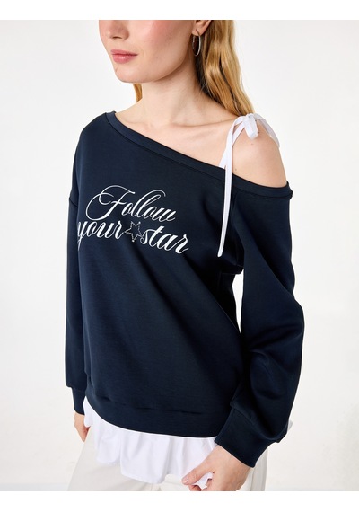 Koton Pamuklu Asimetrik Yaka Tek Askılı Baskılı Uzun Kollu Sweatshirt Lacivert 7wal10254ık