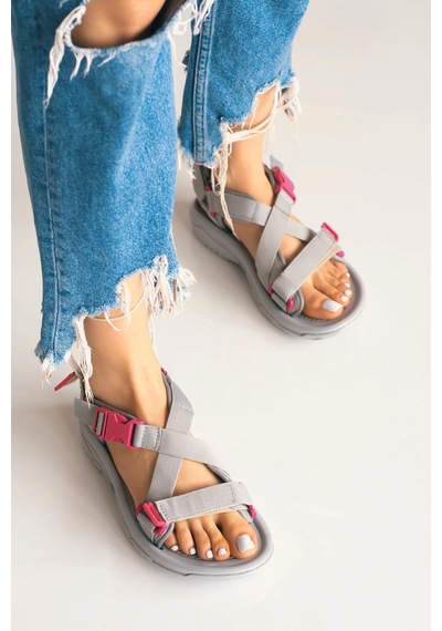 Günlük Unisex Tokalı Sandalet Yastıklı Hafif Tabanlı Çapraz Şerit Outdoor Esnek Ayakkabı 125ç Gri Günlük Unisex Tokalı Sandalet Yastıklı Hafif Tabanlı Çapraz Şerit Outdoor Esnek Ayakkabı 125ç Gri