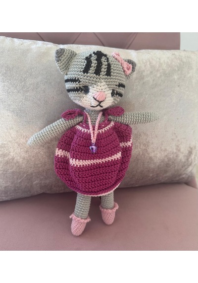 Elbiseli Gri Pisicik Amigurumi Kedi 26 Cm 001