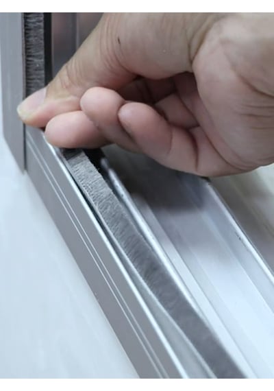 10 Metre Yapışkanlı Kıl Fitil 20mm Yükseklik Cam Balkon Ve Alüminyum Kapı Pencere Fırça Fitili Diğer