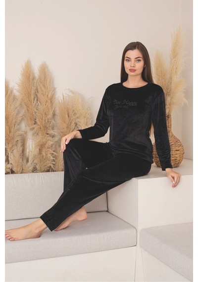 Kadın Kırmızı Renk Likralı Kadife Pijama Takımı Siyah