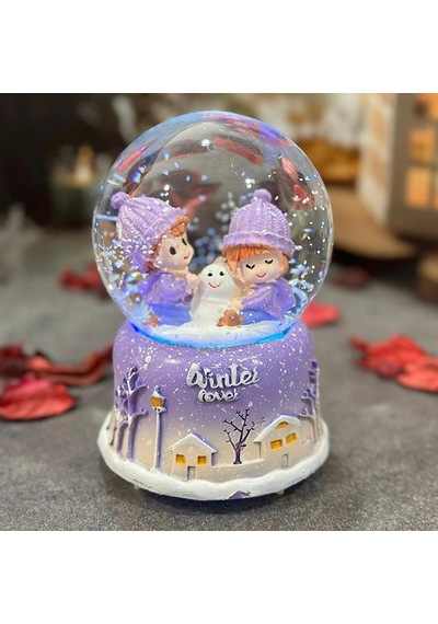 Winter Love Temalı Orta Boy Işıklı Müzikli Kar Küresi
