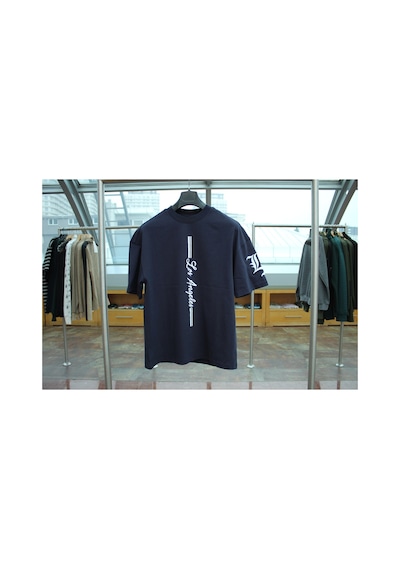 Wild Wood Garment Wild Wood "la Street" Dikey Baskılı Ve Kol Nakışlı Premium Oversize T-shirt Siyah-nakışlı Wild Wood Garment Wild Wood "la Street" Dikey Baskılı Ve Kol Nakışlı Premium Oversize T-shirt Siyah-nakışlı