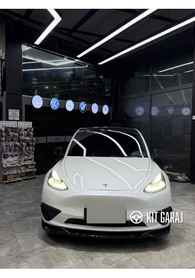 Tesla Model Y Parlak Siyah Ön Lip Plastik Boyalı