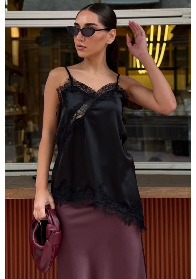 Madmext Siyah Dantelli Asimetrik Kesim Saten Bluz Mg2694