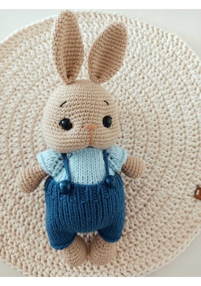 Amigurumi Tulumlu Tavsan Oyun Arkadasi