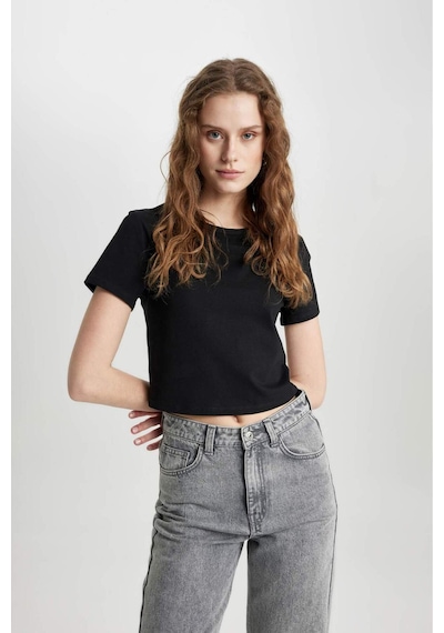 DeFacto Slim Fit Dar Kesim Bisiklet Yaka Kısa Kollu Tişört C4332AX24SPBK81