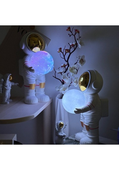 Çeşithane Astronot Planet Gece Lambası & Bluetooth Hoparlör - Kristal Küre Sarılma Tasarımlı, Renkli