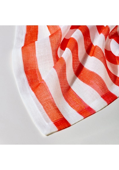 Kırmızı Polyester Amerikan Servisi 35x50 Cm
