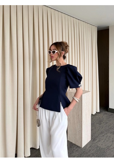 Laluvia Lacivert Kolu İnci Fiyonk Detaylı Bluz - 5001 Lacivert