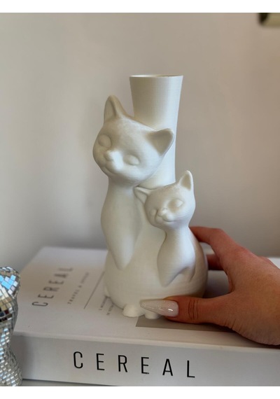 Plastik Yapay Çiçeklerle Uyumlu Kedi Figürlü Şık Ve Sevimli Dekoratif Vazo Beyaz