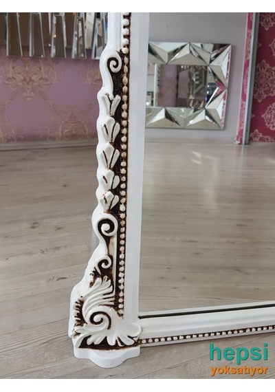 Matmazel Model Eskitme Beyaz Renk Varaklı Ayaklı Boy Aynası Beyaz