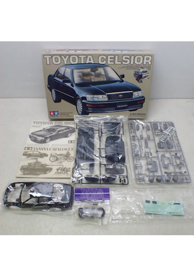 Toyota Celsior Model Kiti Tamiya