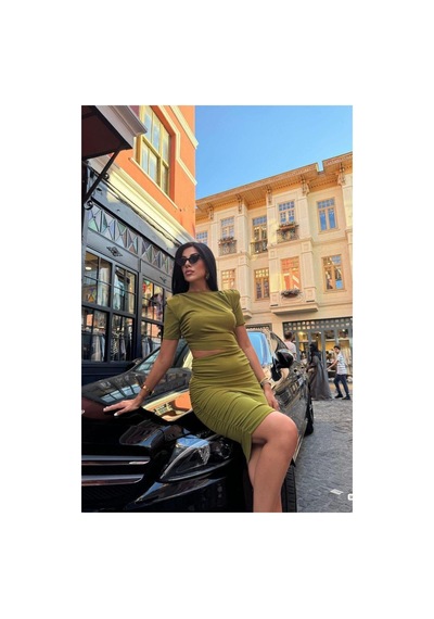 Kadın Trend Model Krep Kumaş Bisiklet Yaka Büzgülü Kısa Kollu Elbise Yeşil