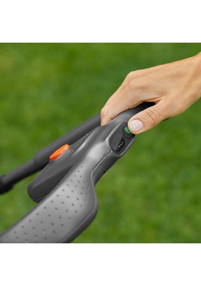 Gardena 14632-20 Akülü Çim Biçme Makinesi Powermax 32/18v P4a Set