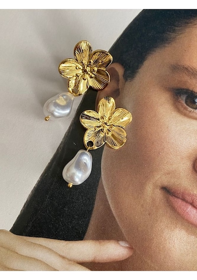 Pinery Jewels Yaprak Sallantılı İncili Paslanmaz Çelik Kadın Küpe Çifti Altın