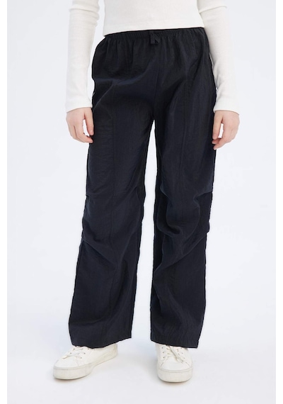 DeFacto Kız Çocuk Beli Lastikli Düz Paça Paraşüt Pantolon D7605A825SMBK27 Siyah