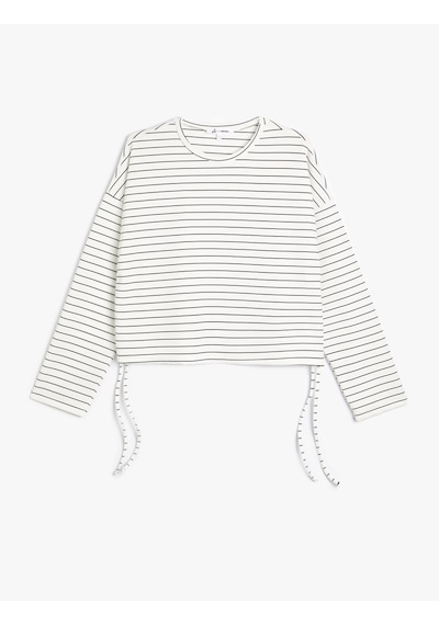 Koton Crop Sweatshirt Yanları Bağlama Detaylı Bisiklet Yaka Rahat Kalıp Ekru Çizgili 5wal10033ık Ekru Koton Crop Sweatshirt Yanları Bağlama Detaylı Bisiklet Yaka Rahat Kalıp Ekru Çizgili 5wal10033ık Ekru