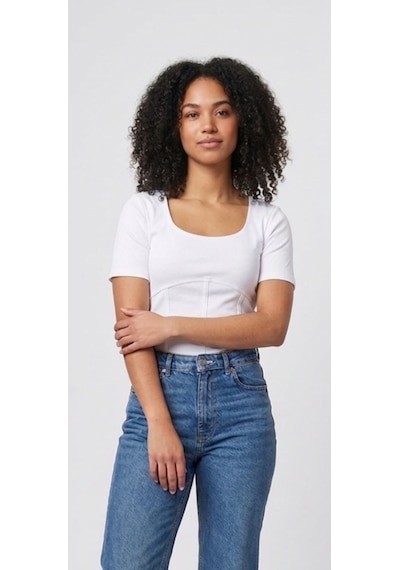 Kadın Basic Slim Fit Tişört , Modern Ve Rahat Günlük Stil Beyaz Kadın Basic Slim Fit Tişört , Modern Ve Rahat Günlük Stil Beyaz