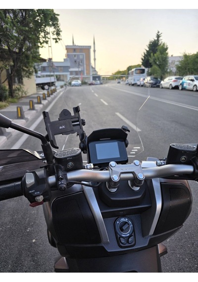 Motocam Qj Atr 125 Ön Cam 2023-2026 Model 55cm Şeffaf Renkli 4mm Kısa Cam