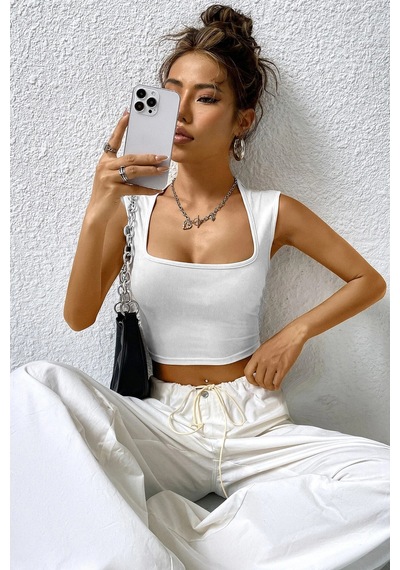Angbutik Kadın Beyaz Kare Yaka Kalınlaşan Omuz Detaylı Crop Top Bluz