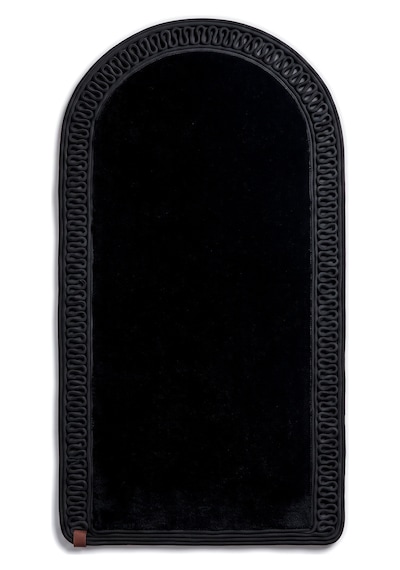 Merplush Mihraplı Peluş Seccade 75x130 Cm Süet Taban Yıkanabilir Yumuşak Namaz Halısı Siyah - Siyah