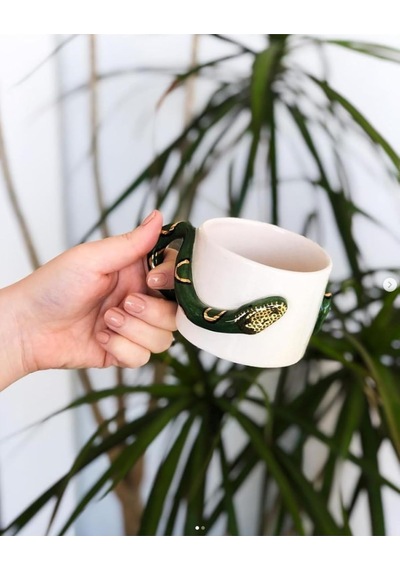 24 Ayar Altın Işlemeli, Yılan Kabartmalı, El Yapımı Mug 220 Ml Beyaz - Çok Renkli