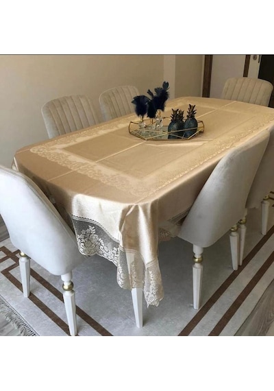 Çini Desenli Dertsiz Leke Tutmaz Dantelli Masa Örtüsü Sütlü Kahve 160x220 Cm
