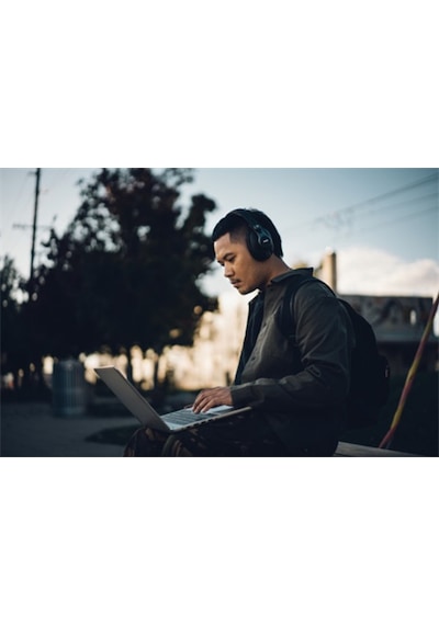 Akg K371BT Professional Bluetooth Closed-Back Studio Headphones Akg K371BT Professional Bluetooth Closed-Back Studio Headphones