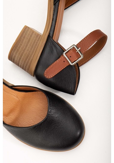 Analin Shoes Kadın Hakiki Deri Burnu Kapalı Bilekten Bağlı Sandalet Siyah