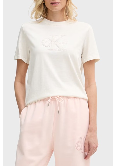 Calvin Klein % 100 Pamuk Regular Fit Logolu T Shirt Lv047g829gyas Bayan T Shirt Lv047g829g Yas Krem