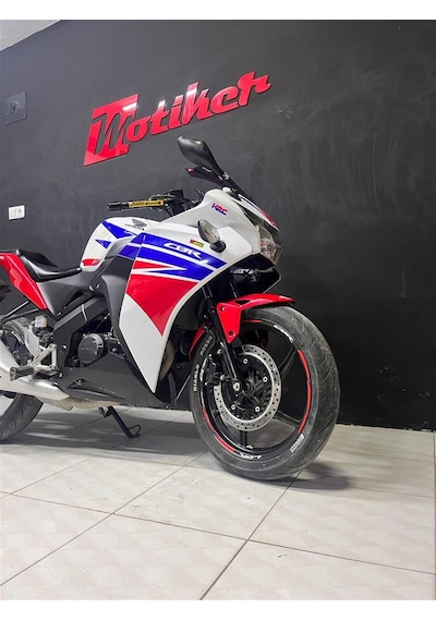 HONDA CBR125R Sticker Etiket Takım Modeli