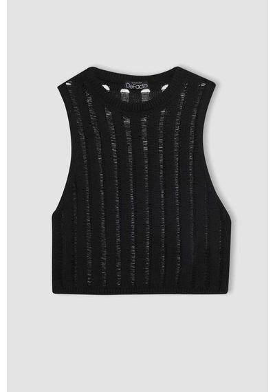 DeFacto Regular Fit Crop Bisiklet Yaka Kroşe Atlet D1982AX24SMBK56