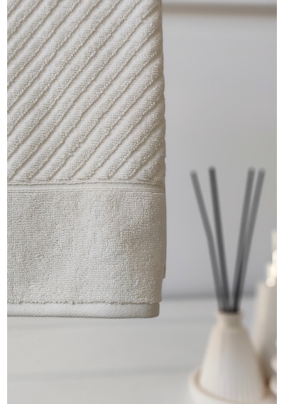Diyagonal Çizgili Banyo Havlusu 90x150 Cm- %100 Pamuk, Yüksek Su Emici Havlu Krem Krem