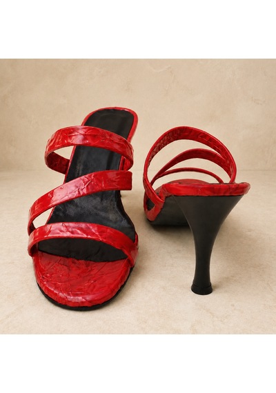 Yeo Leather Kırmızı Kırışık Rugan 3 Bantlı Kadın Sandalet 8cm İnce Topuk - Zamansız Tasarım Yeo Leather Kırmızı Kırışık Rugan 3 Bantlı Kadın Sandalet 8cm İnce Topuk - Zamansız Tasarım