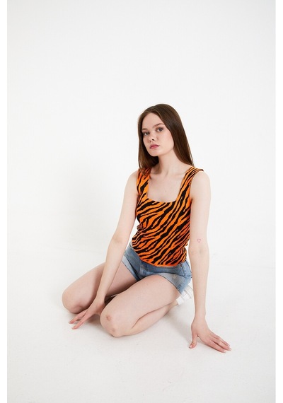 Twenty3 Kadın Jakarlı Zebra Desenli Kalın Askılı Crop Triko Atlet 001