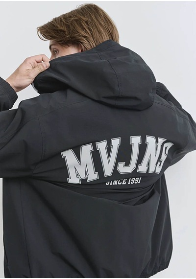 Mavi Mvjns Baskılı Kapüşonlu Siyah Erkek Mont M0110622-71379 Siyah
