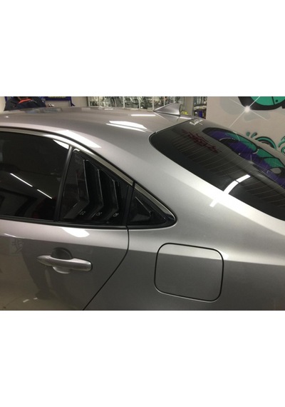 Toyota Corolla Uyumlu 2019 Arka Kelebek Cam Kaplama Spoiler