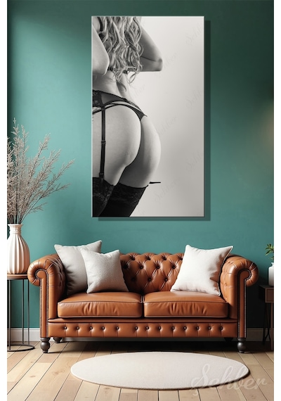Tangalı Jartiyerli Kadın Model Estetik Siyah Beyaz Fotoğrafı Dikey Kanvas Tablo Tekli Ev Kafe Ofis 3301