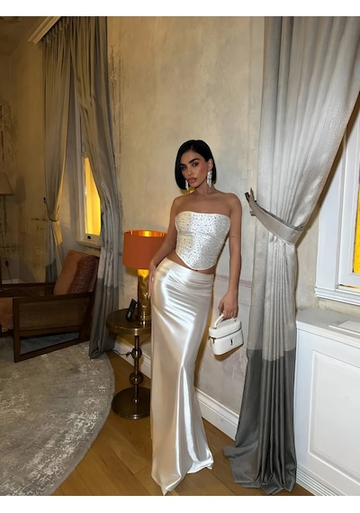Havens Kristal Taşlı Büstiyer & Saten Etek Takım Beyaz Havens Kristal Taşlı Büstiyer & Saten Etek Takım Beyaz