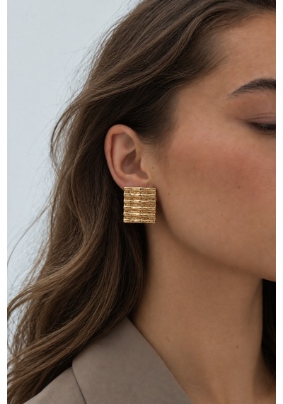 Aura Collection Velora Dokulu Kare Gold Küpe Altın Altın